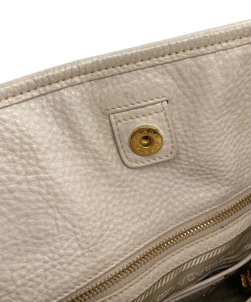 PRADA（プラダ）PRADA (プラダ) レザートートバッグ アイボリーの古着・服飾アイテム