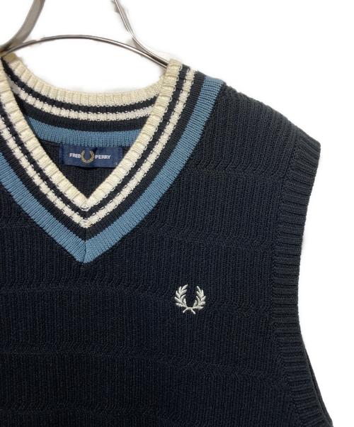 FRED PERRY（フレッドペリー）FRED PERRY (フレッドペリー) CHEVRON TILDEN VEST ブラック サイズ:Sの古着・服飾アイテム