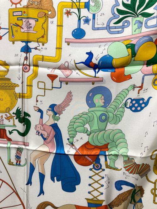 HERMES（エルメス）HERMES (エルメス) カレ90 シルクスカーフ ホワイト サイズ:　の古着・服飾アイテム