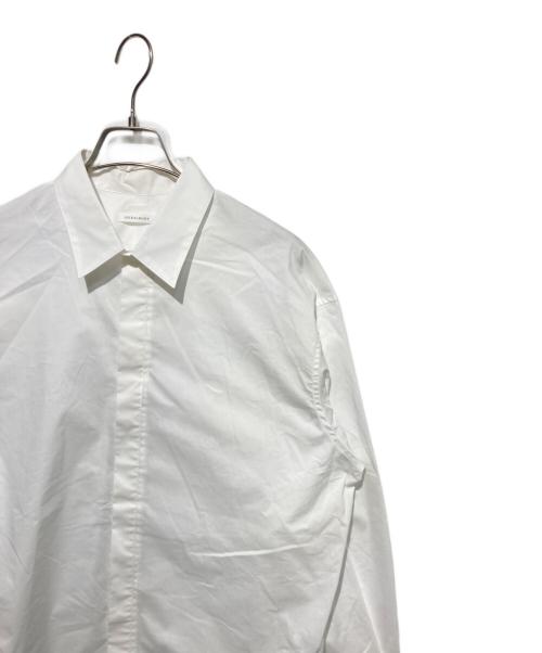 HERALBONY（ヘラルボニー）HERALBONY (ヘラルボニー) スカーフループ付きベーシックシャツ ホワイト サイズ:Fの古着・服飾アイテム