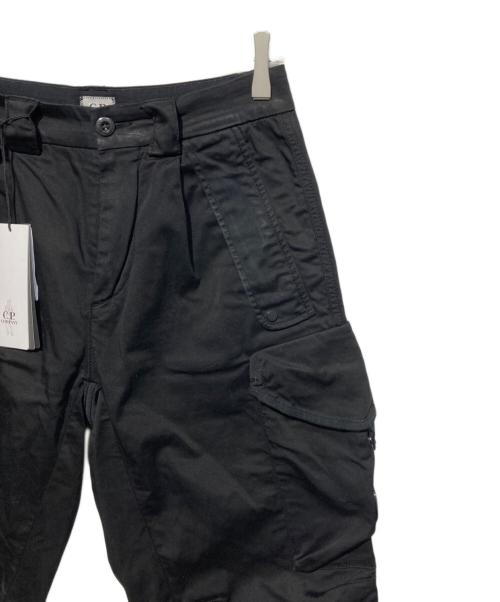 C.P COMPANY（シーピーカンパニー）C.P COMPANY (シーピーカンパニー) ストレッチサテンルーズフィットカーゴパンツ ブラック サイズ:42の古着・服飾アイテム