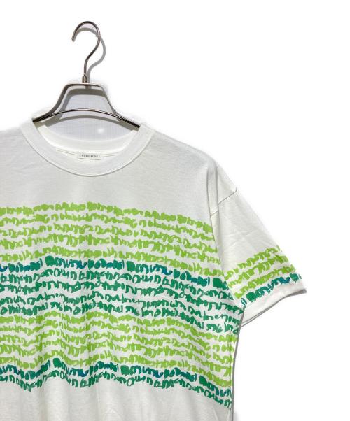 HERALBONY（ヘラルボニー）HERALBONY (ヘラルボニー) アートボーダーTシャツ「green brush-mm2025」 ホワイト サイズ:Lの古着・服飾アイテム