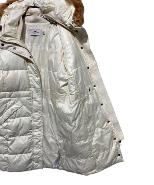 COACH（コーチ）COACH (コーチ) ダウンコート ホワイト サイズ:Sの古着・服飾アイテム