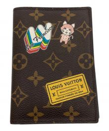 LOUIS VUITTON（ルイ ヴィトン）の古着「モノグラム クーヴェルテュールパスポールNM パスポートカバー」｜ブラウン
