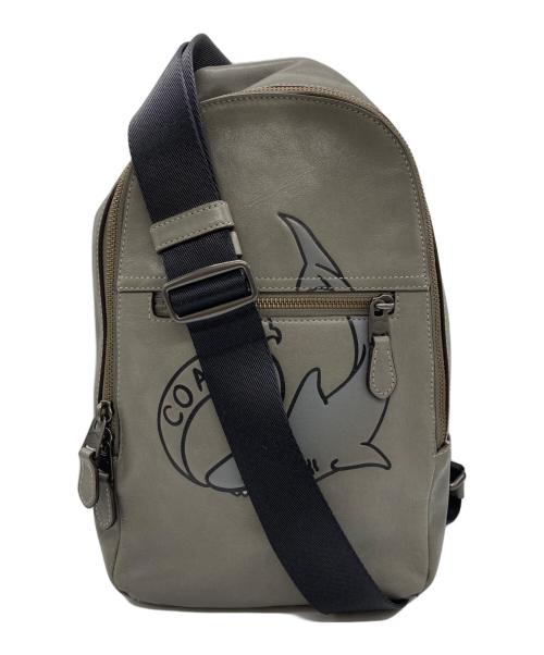 COACH（コーチ）COACH (コーチ) シャーク ボディバッグ グレーの古着・服飾アイテム