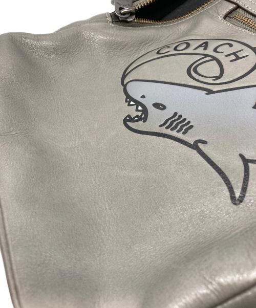 COACH（コーチ）COACH (コーチ) シャーク ボディバッグ グレーの古着・服飾アイテム