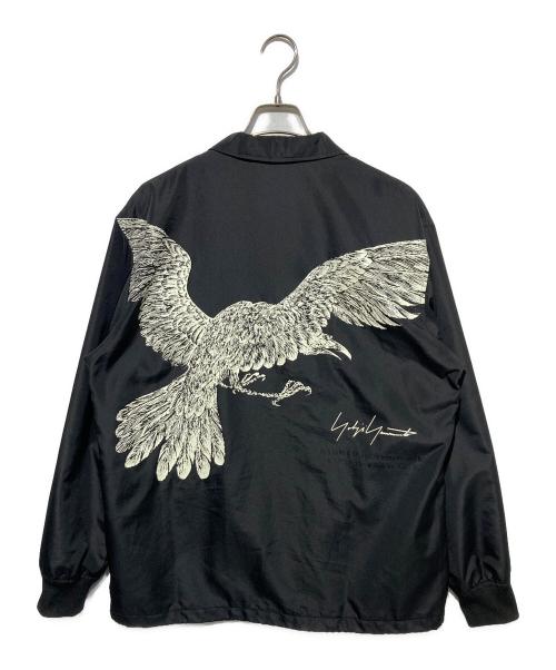 Yohji Yamamoto pour homme（ヨウジヤマモト プールオム）Yohji Yamamoto pour homme (ヨウジヤマモト プールオム) New Era (ニューエラ) CROW PRINT COACH JACKET ブラック サイズ:4の古着・服飾アイテム