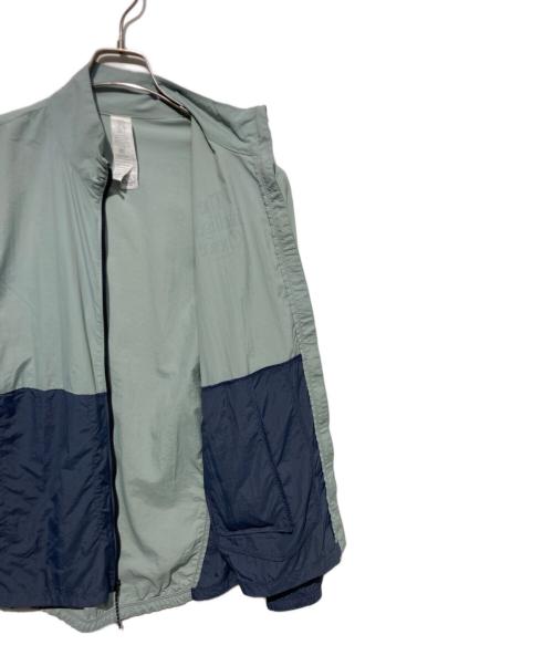 NEW BALANCE（ニューバランス）NEW BALANCE (ニューバランス) グラフィック ウーブン ジャケット グレー サイズ:XSの古着・服飾アイテム