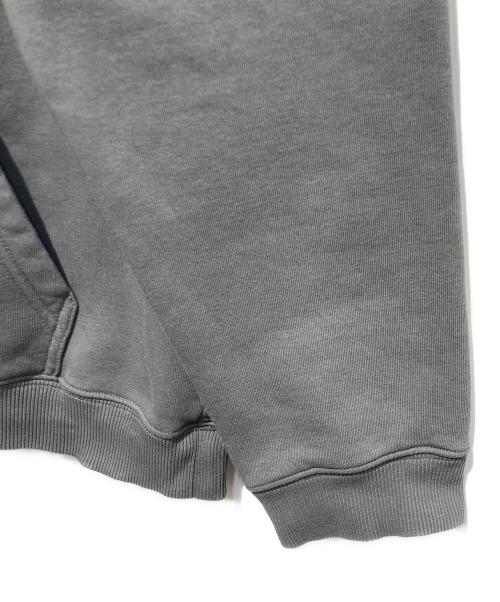 MM6 Maison Margiela（エムエムシックスメゾンマルジェラ）MM6 Maison Margiela (エムエムシックスメゾンマルジェラ) クルーネックスウェット グレー サイズ:Mの古着・服飾アイテム