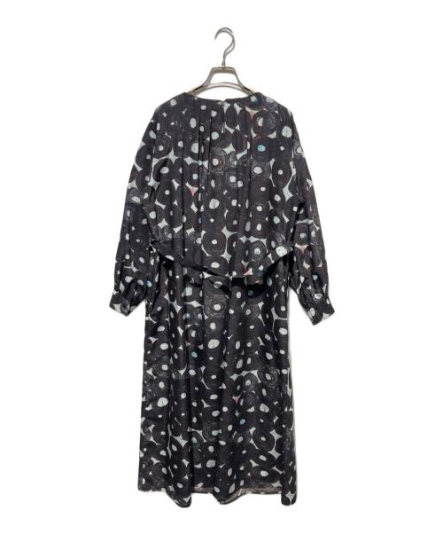 HERALBONY（ヘラルボニー）HERALBONY (ヘラルボニー) クルーネックワンピース「（無題）（丸）」 グレー×ブラック サイズ:Freeの古着・服飾アイテム