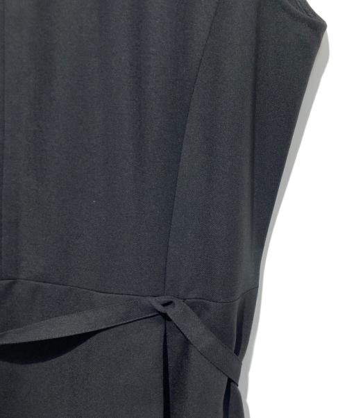 HERALBONY（ヘラルボニー）HERALBONY (ヘラルボニー) スカーフアタッチメントワンピース ブラック サイズ:Mの古着・服飾アイテム