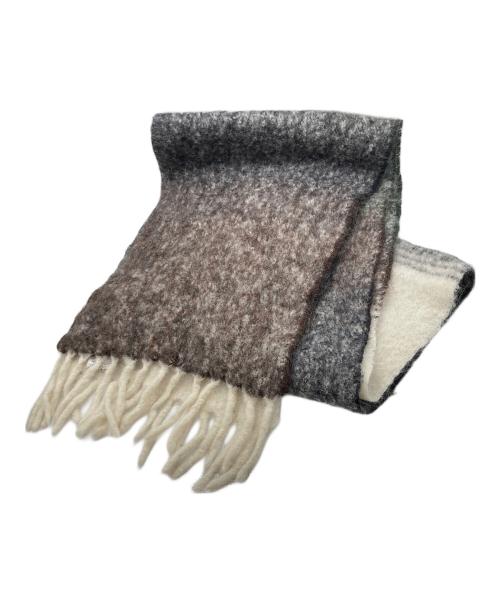 maison kitsune（メゾンキツネ）maison kitsune (メゾンキツネ) GRADIENT FRINGED SCARF ホワイト×グレーの古着・服飾アイテム