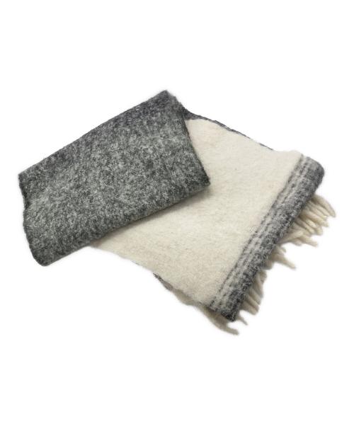 maison kitsune（メゾンキツネ）maison kitsune (メゾンキツネ) GRADIENT FRINGED SCARF ホワイト×グレーの古着・服飾アイテム