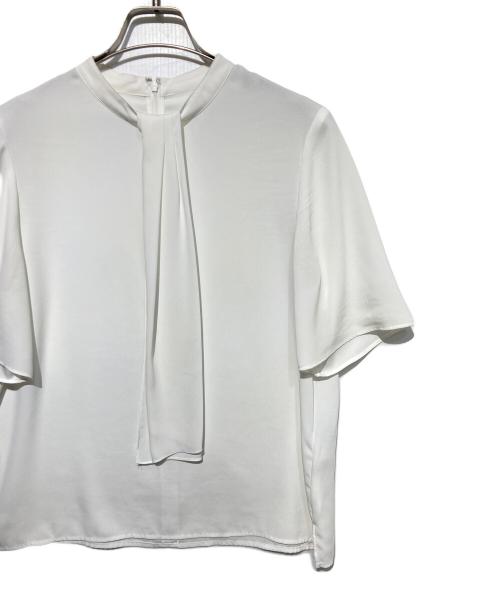 icB（アイシービー）icB (アイシービー) 【洗える】BackSatinAmunzen 5分袖スカーフタイブラウス ホワイト サイズ:ＸＳの古着・服飾アイテム