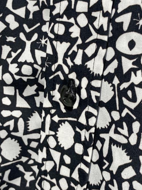 HERALBONY（ヘラルボニー）HERALBONY (ヘラルボニー) ブロードレギュラーカラーシャツ「かえでのチョキチョキ」 ブラック サイズ:Mの古着・服飾アイテム