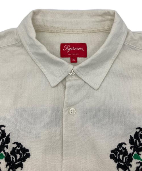 SUPREME（シュプリーム）SUPREME (シュプリーム) Needlepoint S/S Shirt ホワイト サイズ:XLの古着・服飾アイテム