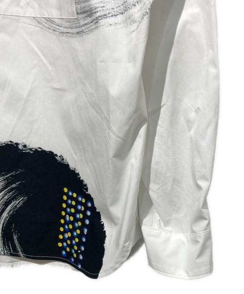 HERALBONY（ヘラルボニー）HERALBONY (ヘラルボニー) バンドカラーシャツ「タイトル不明」 ホワイト サイズ:Mの古着・服飾アイテム