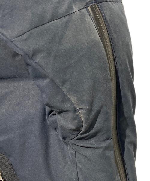 DESCENTE ALLTERRAIN（デザイント オルテライン）DESCENTE ALLTERRAIN (デザイント オルテライン) MOUNTAINEER ダウンジャケット ネイビー サイズ:Mの古着・服飾アイテム