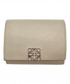 LOEWEロエベ）の古着「アナグラム トライフォードウォレット」｜ベージュ