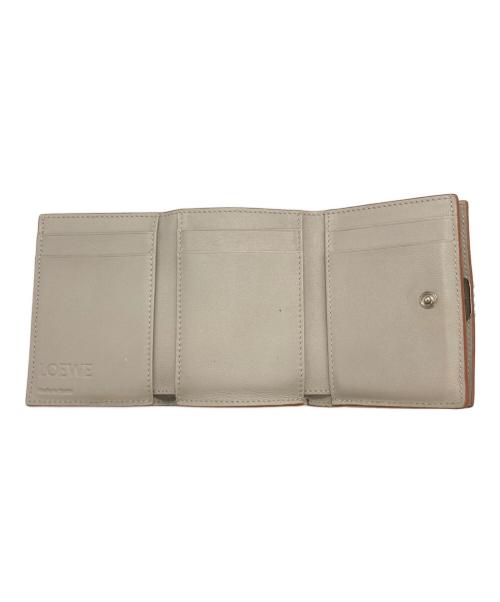 LOEWE（ロエベ）LOEWE (ロエベ) アナグラム トライフォードウォレット ベージュの古着・服飾アイテム