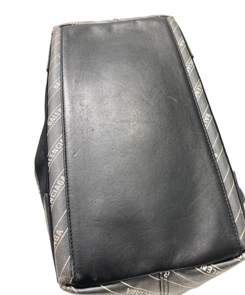 BALENCIAGA（バレンシアガ）BALENCIAGA (バレンシアガ) ネイビーカバス M トートバッグ グレーの古着・服飾アイテム