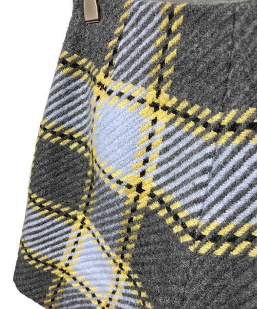 BLUE LABEL CRESTBRIDGE（ブルーレーベルクレストブリッジ）BLUE LABEL CRESTBRIDGE (ブルーレーベルクレストブリッジ) チェックショートパンツ グレー サイズ:36の古着・服飾アイテム
