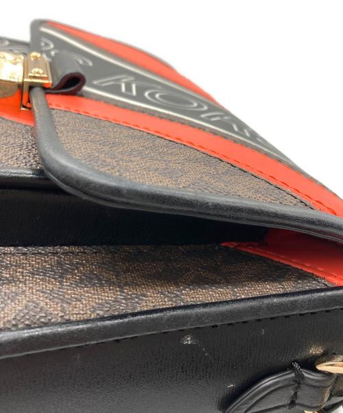 MICHAEL KORS（マイケル・コース）MICHAEL KORS (マイケル・コース) ショルダーバッグ ブラウン×オレンジの古着・服飾アイテム