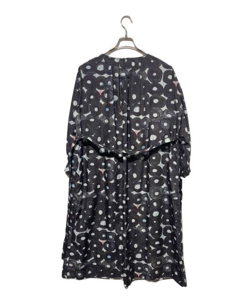 HERALBONY（ヘラルボニー）HERALBONY (ヘラルボニー) クルーネックワンピース「（無題）（丸）」 グレー×ブラック サイズ:Freeの古着・服飾アイテム