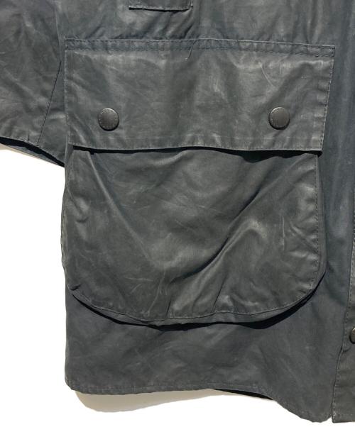 Barbour（バブアー）Barbour (バブアー) BORDER オイルドジャケット ネイビー サイズ:40の古着・服飾アイテム