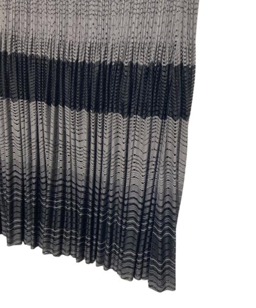 PLEATS PLEASE（プリーツプリーズ）PLEATS PLEASE (プリーツプリーズ) プリーツスカート グレー×ブラック サイズ:1の古着・服飾アイテム