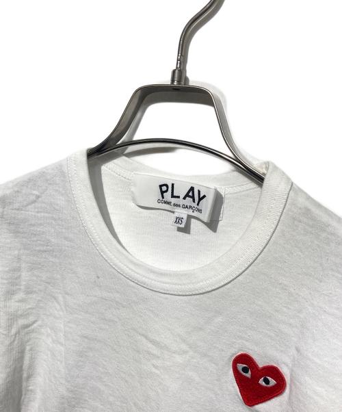 PLAY COMME des GARCONS（プレイコムデギャルソン）PLAY COMME des GARCONS (プレイコムデギャルソン) T-Shirt With Red Emblem ホワイト サイズ:xxsの古着・服飾アイテム