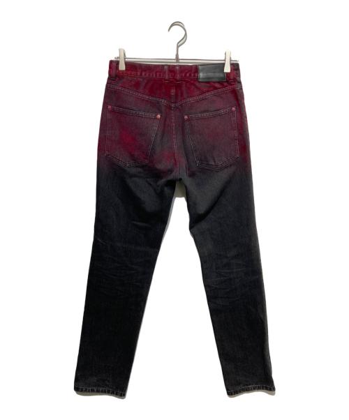 JOHN LAWRENCE SULLIVAN（ジョン ローレンス サリバン）JOHN LAWRENCE SULLIVAN (ジョン ローレンス サリバン) GRADATION FLOC PRINTED DENIM 5POCKET  デニムパンツ レッド×ブラック サイズ:44の古着・服飾アイテム