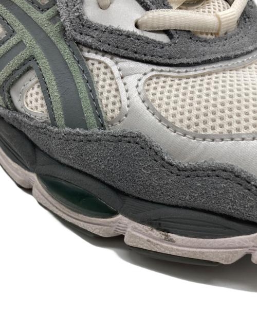 asics（アシックス）asics (アシックス) GEL-NYC ローカットスニーカー ホワイト×グレー サイズ:27.5cmの古着・服飾アイテム