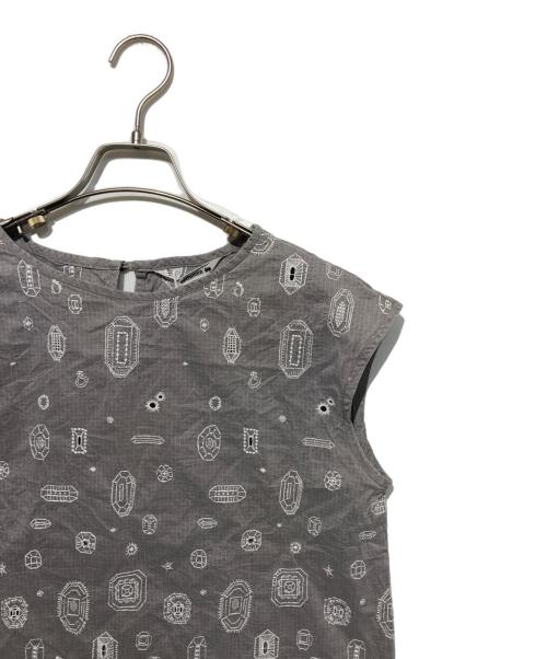 mina perhonen（ミナ ペルホネン）mina perhonen (ミナ ペルホネン) gemma フレンチスリーブブラウス グレー サイズ:38の古着・服飾アイテム