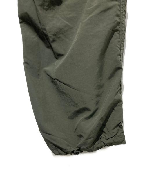 GRAMICCI（グラミチ）GRAMICCI (グラミチ) LOWERCASE (ロウワーケース) NYLON PACKABLE TRACK PANTS グレー サイズ:Mの古着・服飾アイテム