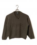 stussyステューシー）の古着「EMBROIDERED V-NECK LOGO SWEATER」｜ブラウン