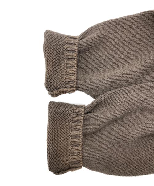 stussy（ステューシー）stussy (ステューシー) EMBROIDERED V-NECK LOGO SWEATER ブラウン サイズ:Mの古着・服飾アイテム