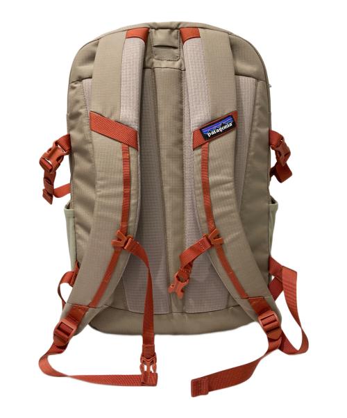 Patagonia（パタゴニア）Patagonia (パタゴニア) レフュジオ・デイパッ リュック ベージュの古着・服飾アイテム
