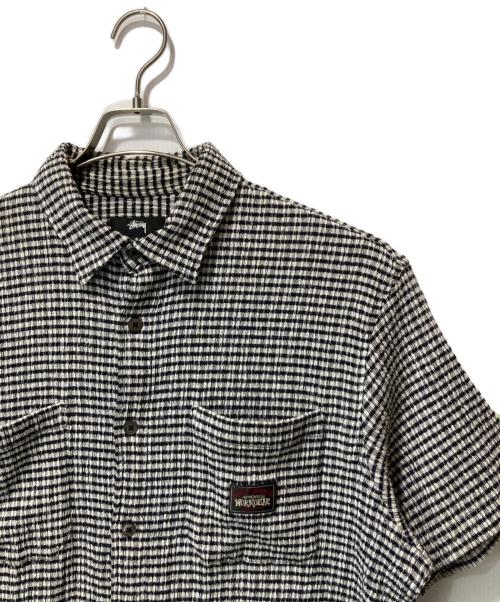 stussy（ステューシー）stussy (ステューシー) CRINKLED CHECK SS SHIRT ホワイト×ブラック サイズ:Sの古着・服飾アイテム
