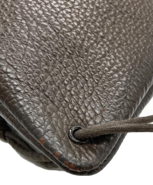 HENDER SCHEME（エンダースキーマ）HENDER SCHEME (エンダースキーマ) Zacc 巾着レザーバッグ ブラウンの古着・服飾アイテム