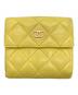 CHANEL（シャネル）の古着「マトラッセ 三つ折り財布」｜イエロー