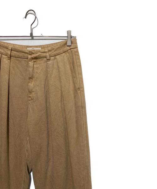 Q.anos（キュアノス）Q.anos (キュアノス) タックデニムパンツ ベージュ サイズ:1の古着・服飾アイテム