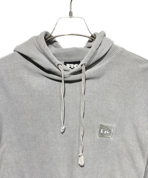 FTC（エフティーシー）FTC (エフティーシー) PIGMENT DYED BOX LOGO PULLOVER HOODY グレー サイズ:Ｓの古着・服飾アイテム