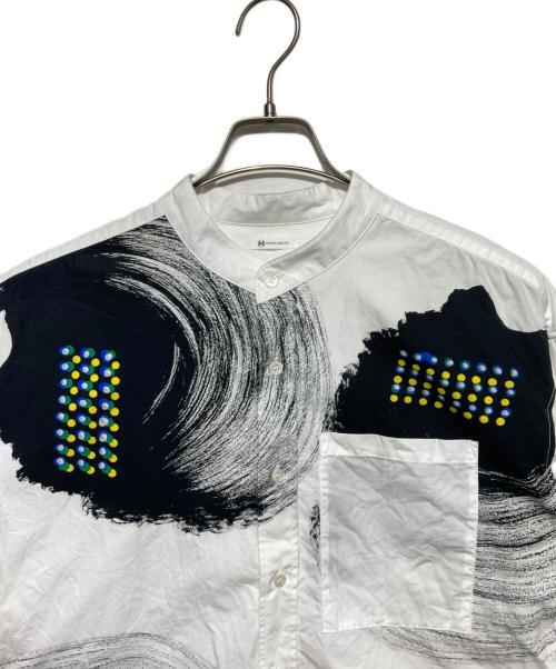 HERALBONY（ヘラルボニー）HERALBONY (ヘラルボニー) バンドカラーシャツ「タイトル不明」 ホワイト サイズ:Lの古着・服飾アイテム