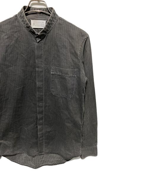 Maison Martin Margiela（メゾンマルタンマルジェラ）Maison Martin Margiela (メゾンマルタンマルジェラ) 比翼ストライプシャツ グレー サイズ:1の古着・服飾アイテム