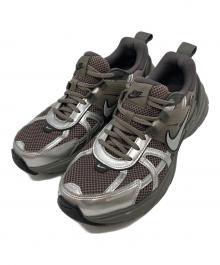 NIKE（ナイキ）の古着「V2K RUN ローカットスニーカー」｜グレー