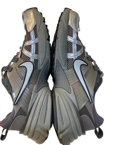 NIKE（ナイキ）NIKE (ナイキ) V2K RUN ローカットスニーカー グレー サイズ:26.5の古着・服飾アイテム