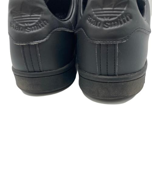 adidas（アディダス）adidas (アディダス) STANSMITH ローカットスニーカー ブラック サイズ:27の古着・服飾アイテム