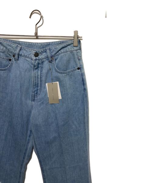 theory luxe（セオリーリュクス）theory luxe (セオリーリュクス) フレアジーンズ - Kisty D - Royce Denim ブルー サイズ:34 未使用品の古着・服飾アイテム