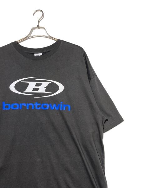 BORNTOWIN（ボーントゥウィン）BORNTOWIN (ボーントゥウィン) プリントTシャツ グレー サイズ:1 未使用品の古着・服飾アイテム